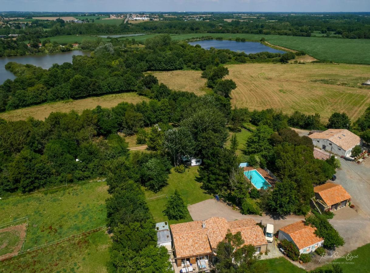 オロンヌ・シュル・メール Domaine Les Rousselieresヴィラ エクステリア 写真